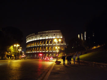 night_colosseum