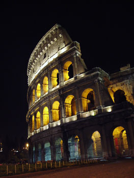 night_colosseum